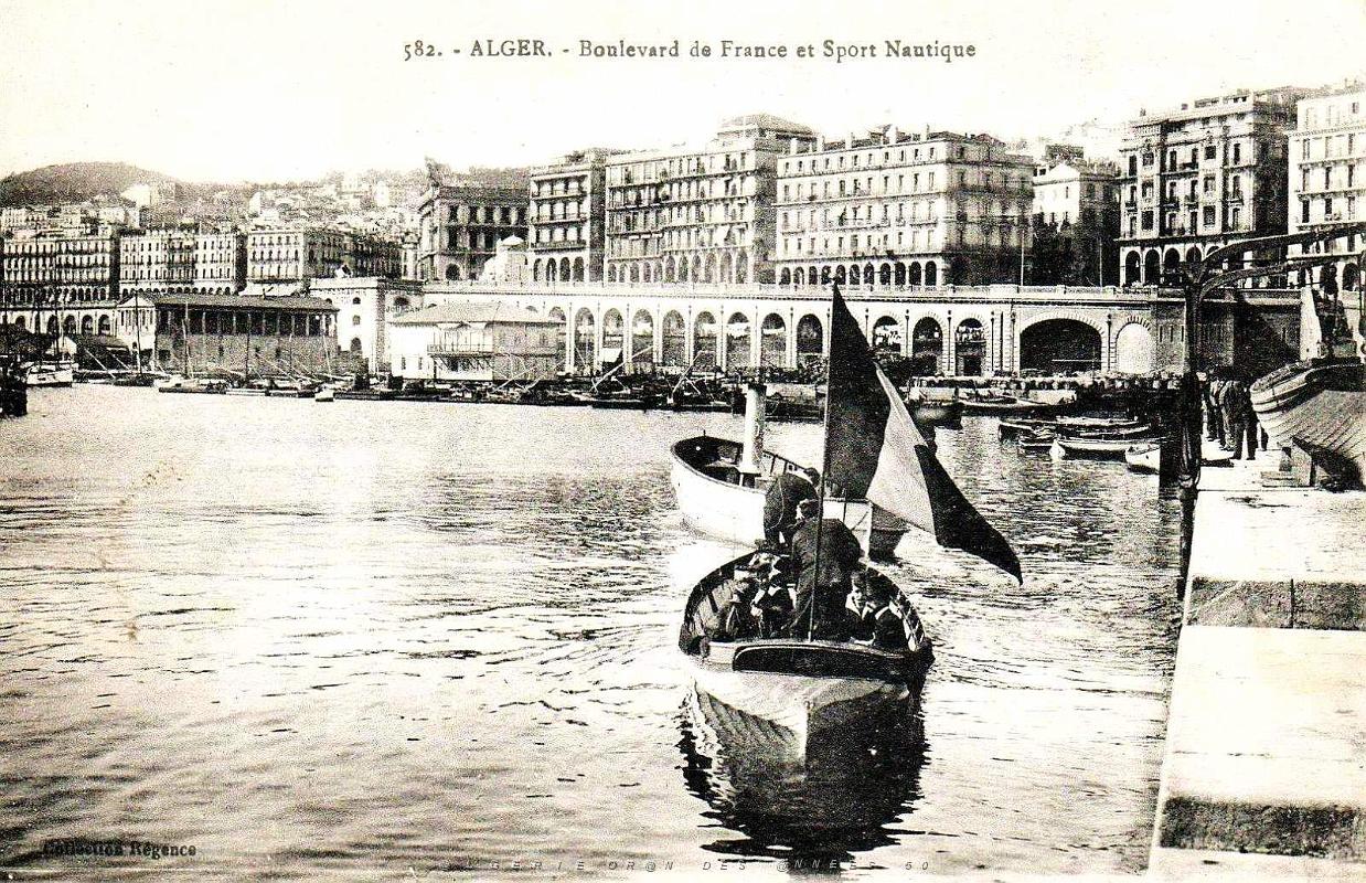 Alger - Boulevard de France et Sport nautique.jpg